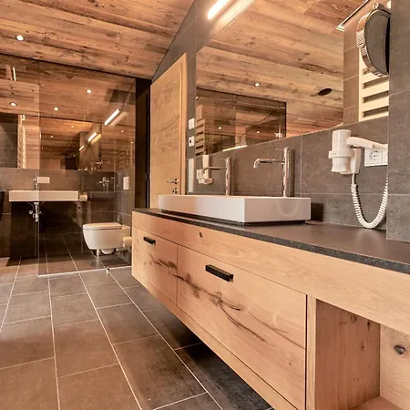 Bergsteiger - By Interhome